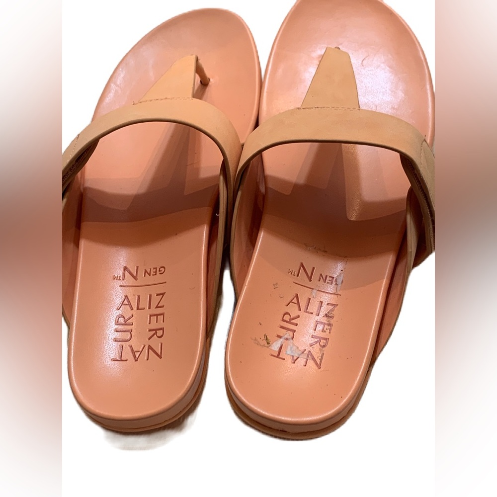 NATURALIZER Genn Twirl Thong Sandals Soft Peach 7.5 M. New